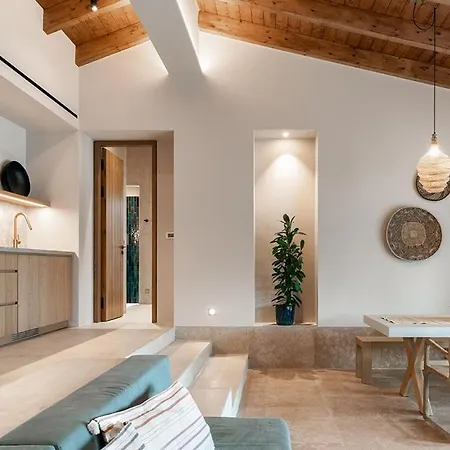 Hotel Eliamos & 5*